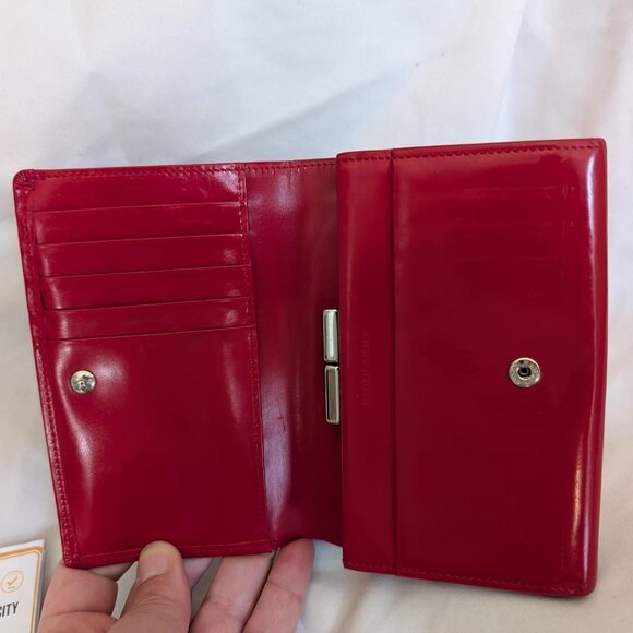 Authentic Burberry Wallet with Nova Check Accents - Picture 6 of 10